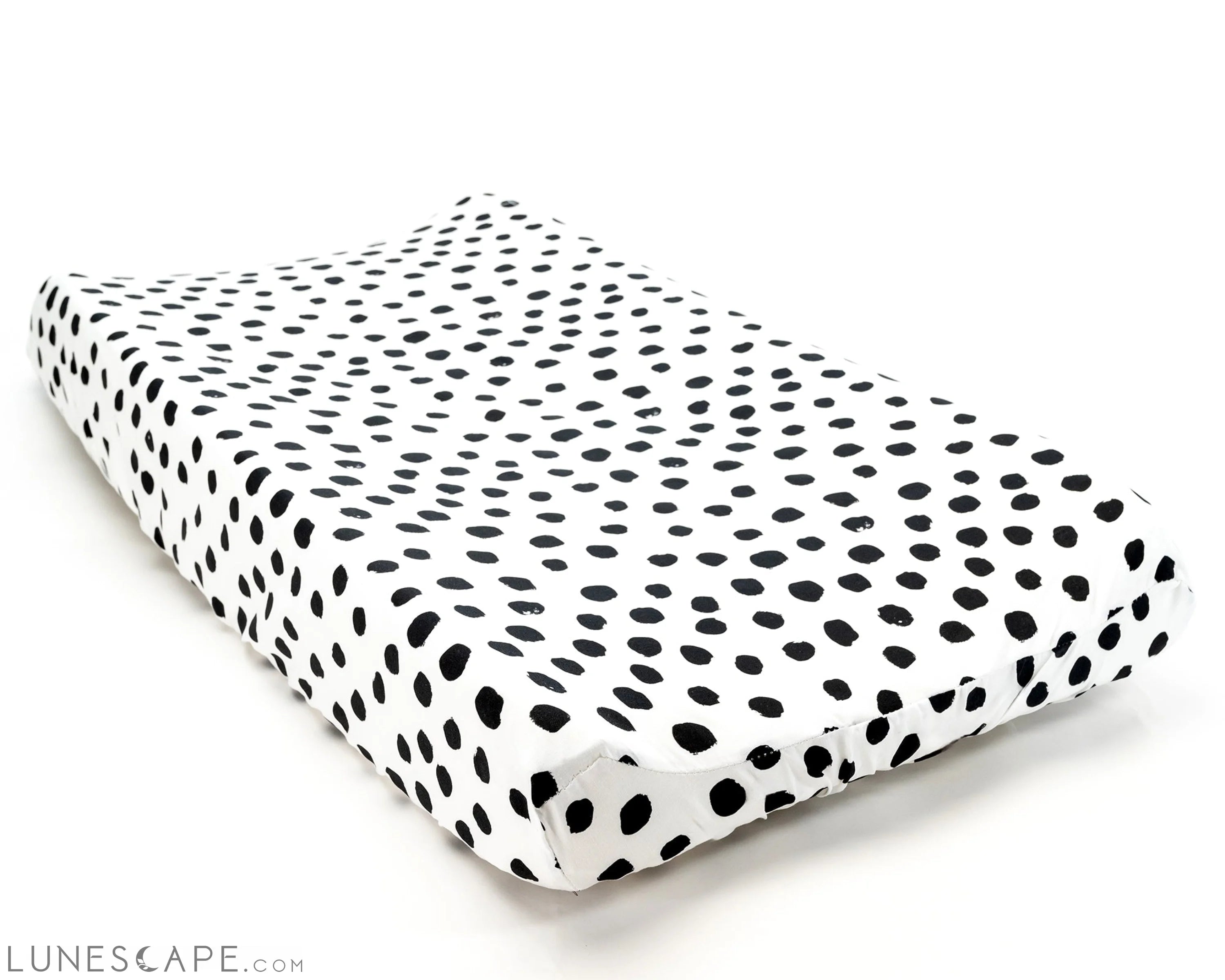 Zoe's Spots & Dots Changing Pad Cover LUNESCAPE